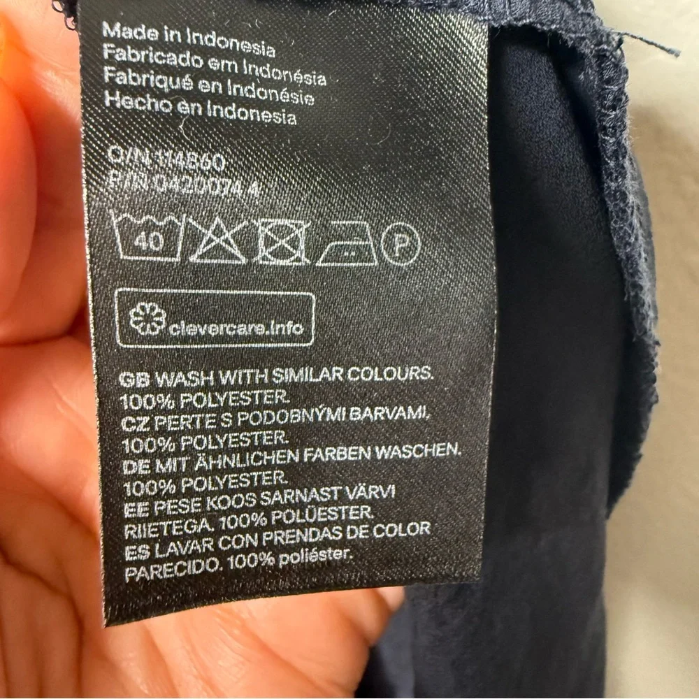 H&M Conscious Sleeveless‎ turtleneck Navy Top